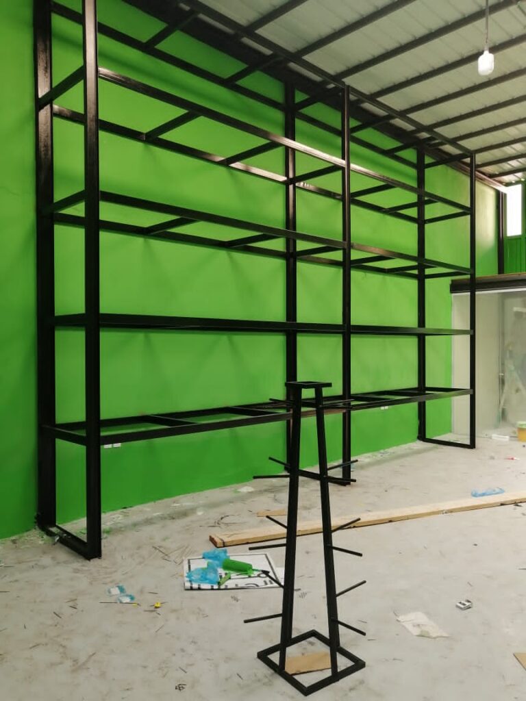 رفوف مستودعات ومخازن